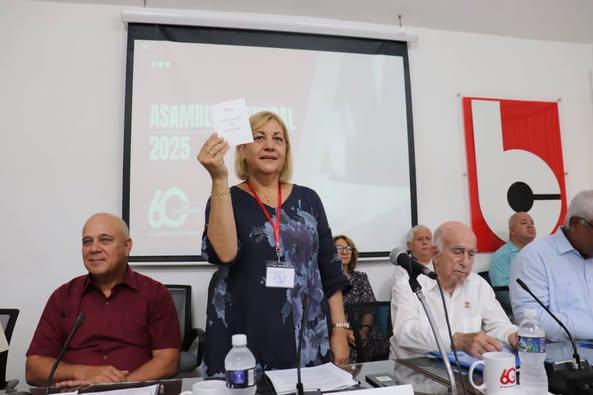 Autoridades en la Asamblea Constitutiva de la ONBC en La Habana, 2025
